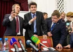 Депутаты и мэр Екатеринбурга требуют друг от друга денег