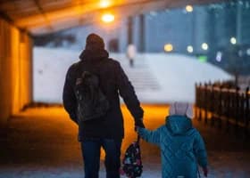 День отца 2025: поздравления и картинки, чтобы сказать папе спасибо