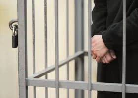 В Тюменской области двое подростков организовали наркомагазин