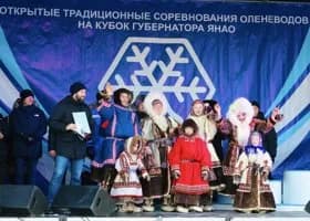 Оленеводы получили в подарок снегоход от энергетиков из ЯНАО