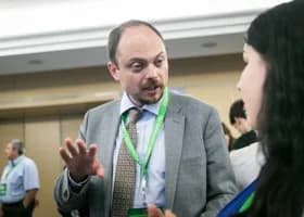 Заочно арестован политик Кара-Мурза*