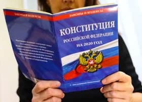 Принят закон о поправках в Конституцию, россиян досрочно вернут из Италии, на что вырастут цены в РФ
