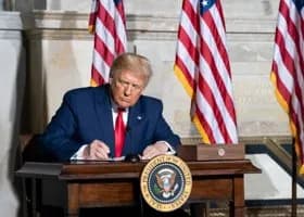 Трамп назвал дату, когда Зеленский подпишет сделку по редкоземельным металлам