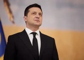 Зеленский ввел запреты на Украине, Байден готов к переговорам с Путиным: главное в подкасте URA.RU
