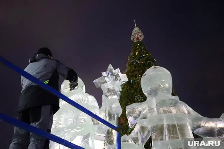 В городах Ямала к Новому году построили ледовые городки
