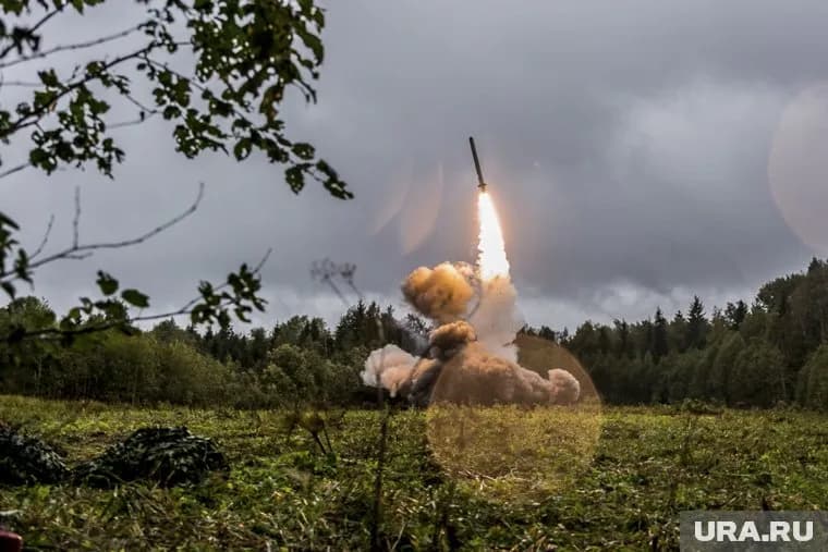 Военный потенциал России сдерживается только международными обязательствами
