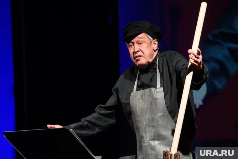 Ефремов с порога бара кричал, чтобы ему налили