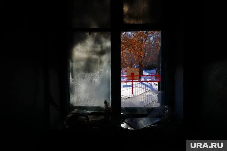 Пожарные около часа тушили возгорание в одном из домов Нового Уренгоя