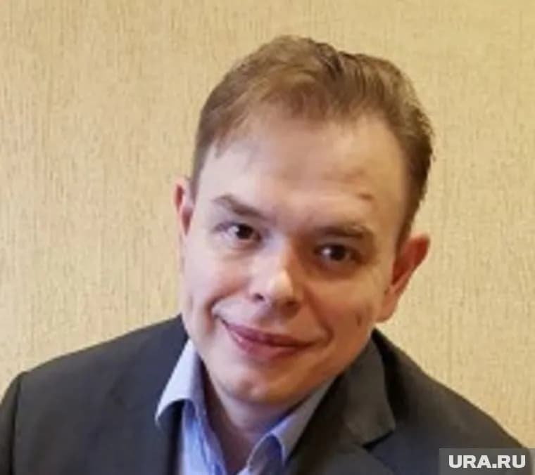 Пока Злобин является членом пермского избиркома с решающим правом голоса, а также входит в партию «Справедливая Россия»