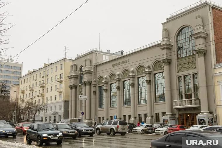 Филармония купила 11 из 31 квартиры в соседнем доме
