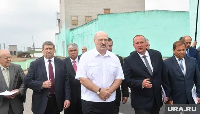 Лукашенко не заявил прямо, кто угрожает Белоруссии, но намек слишком прозрачен