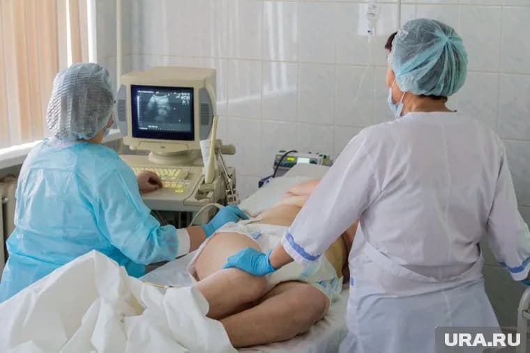 О раке кишечника могут говорить вздутие живота, спазмы, частые позывы в туалет