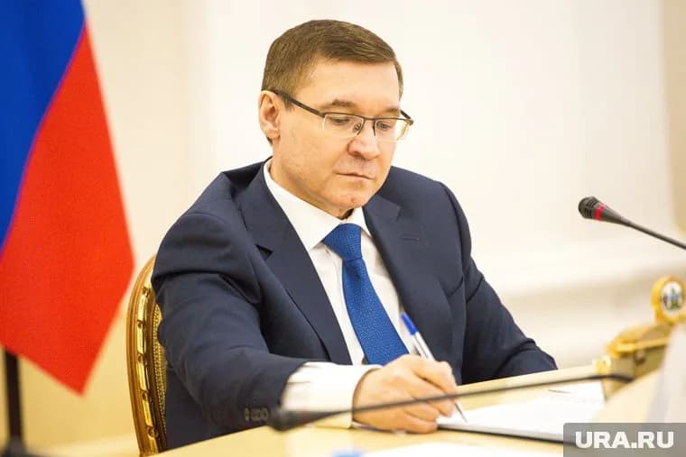 Владимир Якушев дал напутствие уральским депутатам и сенаторам