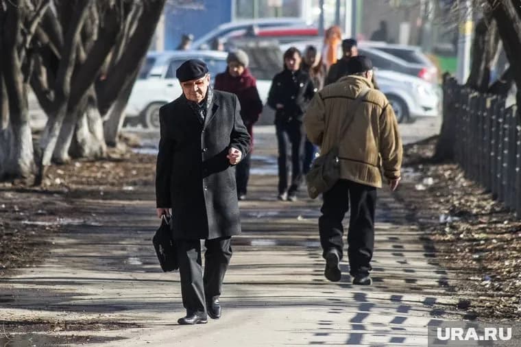Переименовать улицу в честь Маккейна ранее предлагал Петр Порошенко