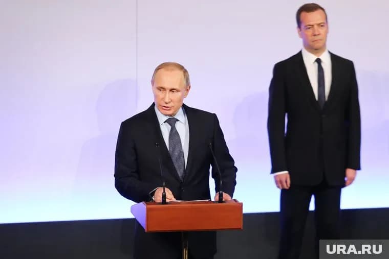 Президент РФ Владимир Путин и председатель партии «Единая Россия» Дмитрий Медведев отметили ХМАО как регион, поддерживающий ветеранов СВО