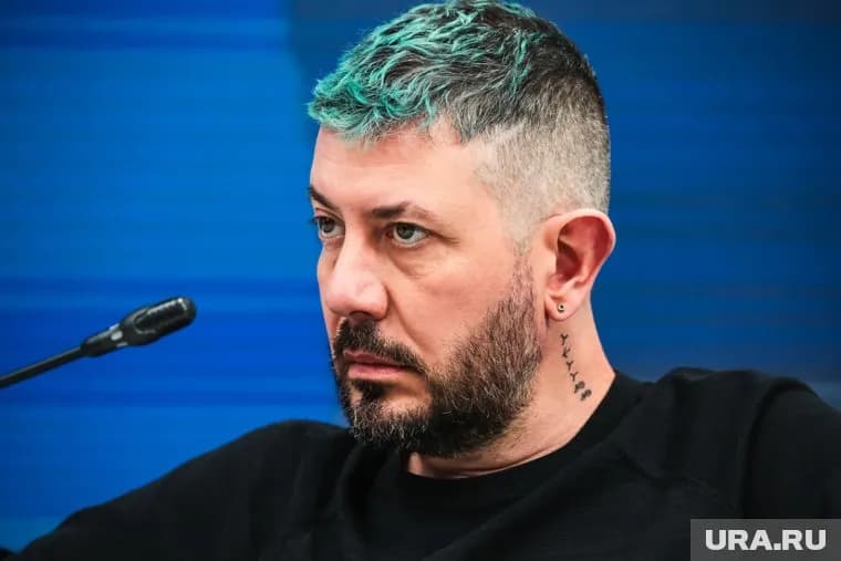 По словам дизайнера Артемия Лебедева, деятельность «Лиги безопасного интернета» «отпугивает людей от страны»