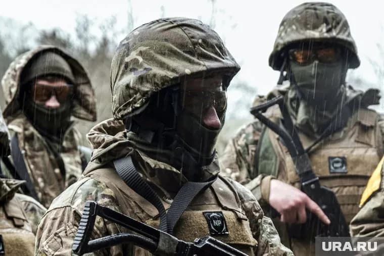 ВСУ понесли потери в попытке удержать позиции около Красноармейска, пишут СМИ