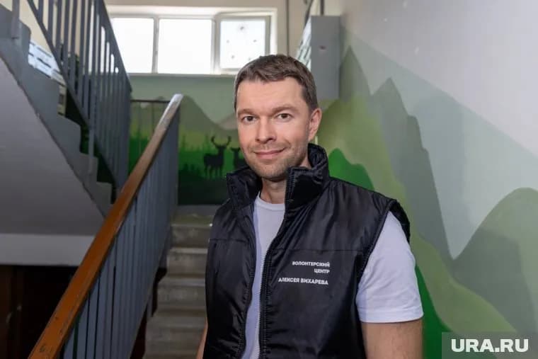 Алексей Вихарев профинансировал благоустройство подъезда на ул. Шефская, 59 в Екатеринбурге