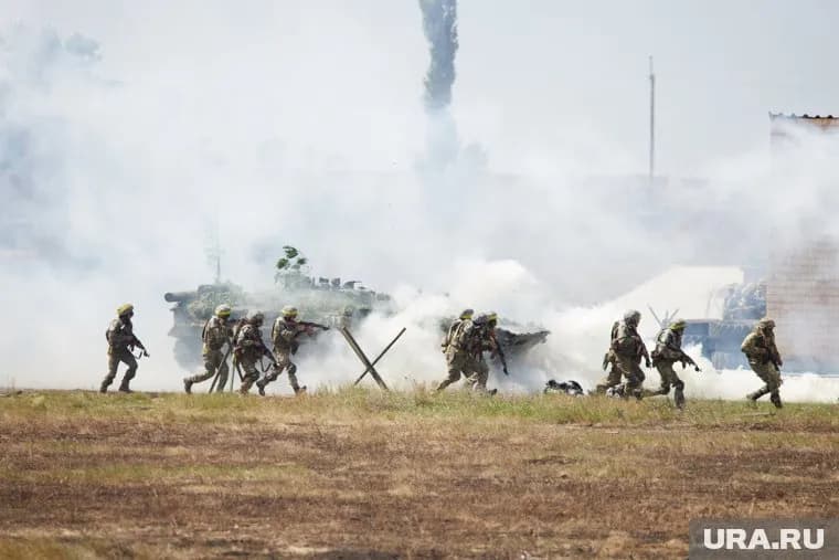 Украинские военные покидают Лисичанск, сообщил военкор
