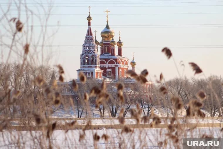 В Богоявленском храме замироточили стоящие рядом иконы