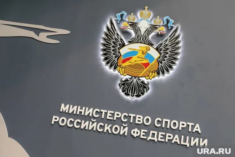 Путин поручил расширить полномочия министра спорта Михаила Дегтярева