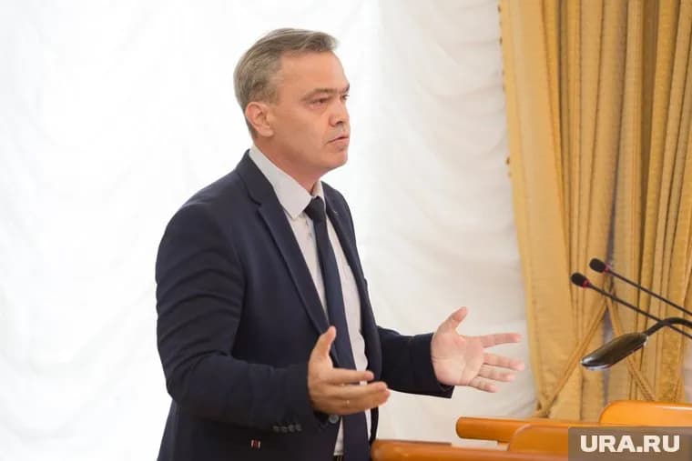 Эдуард Абрамов рассказал об основных проблемах с педагогическими кадрами в Зауралье