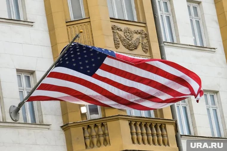 Десантис снялся с президентской гонки в США 21 января в пользу Трампа