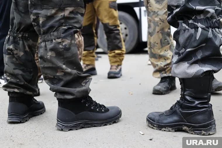 Военное обмундирование златоустовцы дополнили домашней одеждой