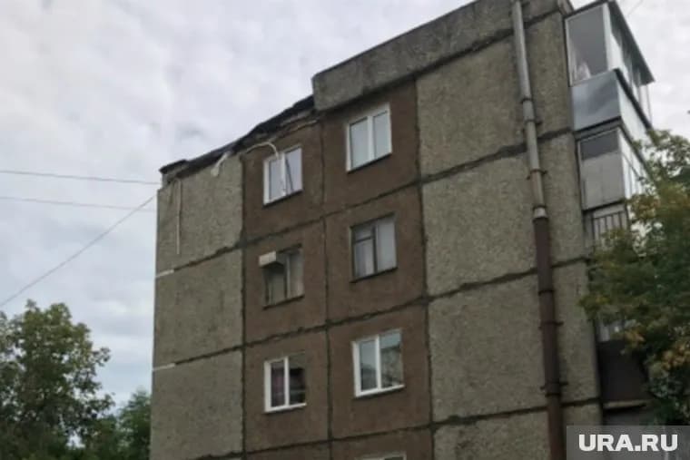 Парапетная плита жилой пятиэтажки рухнула в Челябинске 12 августа
