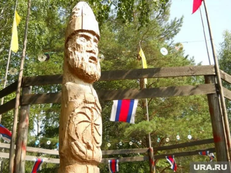 Кому понадобилось похищать статуи - загадка
