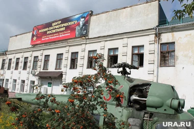 Патриотические центры не воспитывают из детей солдат, заявил Михаил Тимошенко