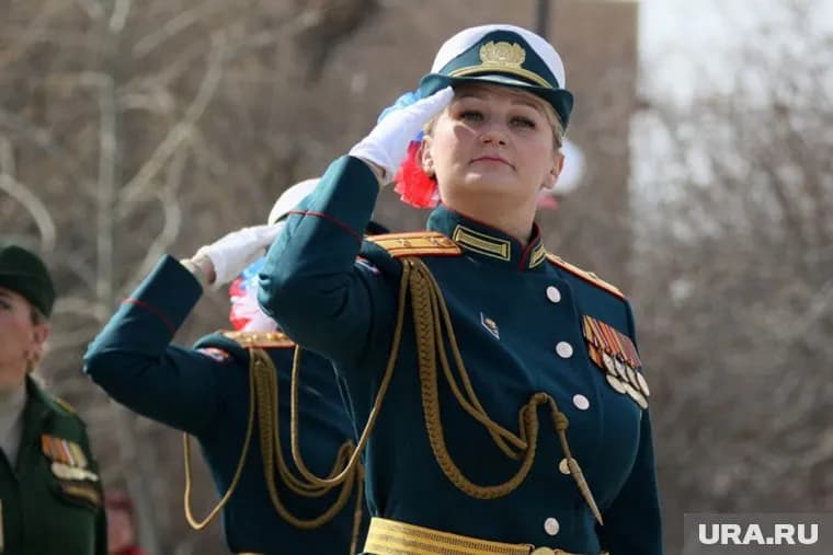 23 февраля — праздник не только мужчин, но и женщин-защитниц