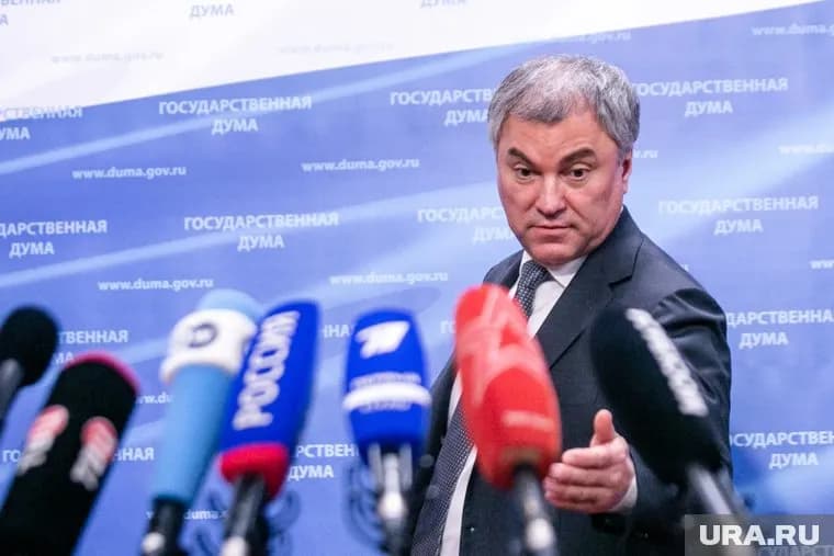 Он считает, что зарплата в институтах развития должна соответствовать зарплате в правительстве