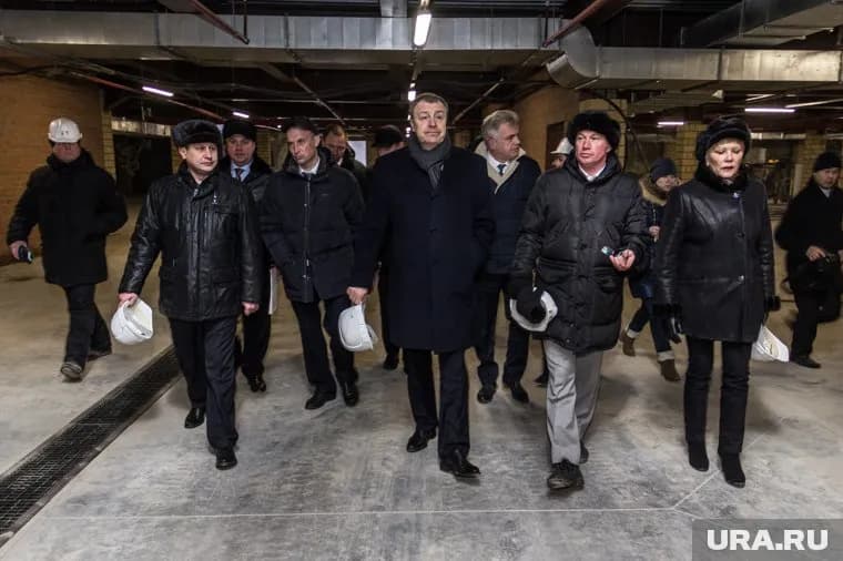 Валерий Измалков (второй слева) уволился из мэрии в 2019 году