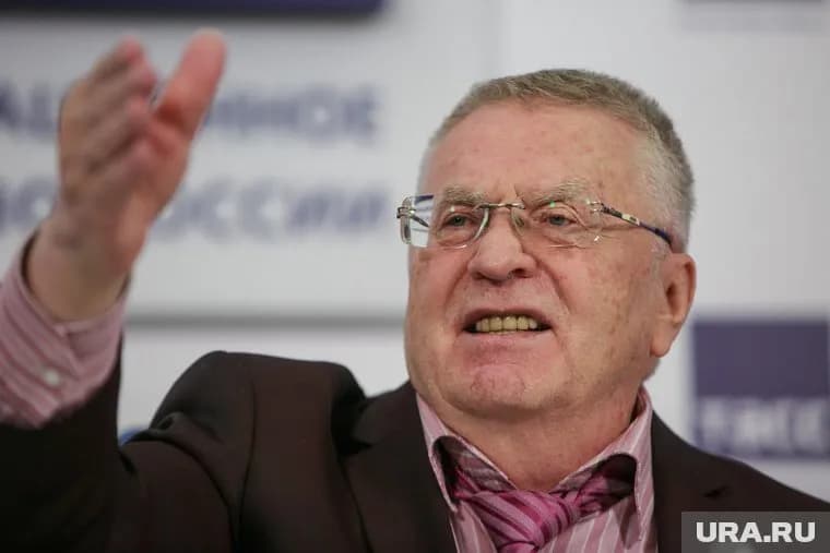 Владимир Жириновский потребовал не оскорблять россиян