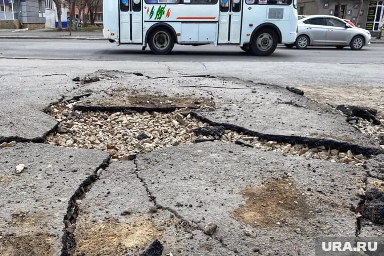 Из-за взрыва в автобусе умерли двое пассажиров
