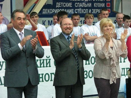 Губернатор и высокопоставленные чиновники Зауралья собрались на грандиозное спортивное шоу