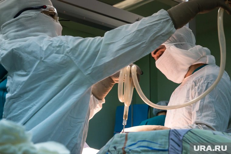 Хирурги залезли в мозг свердловчанки через сонную артерию