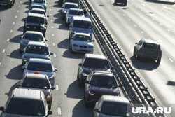 В челябинском микрорайоне Чурилово образовалась огромная пробка из-за поисков убийцы. Видео