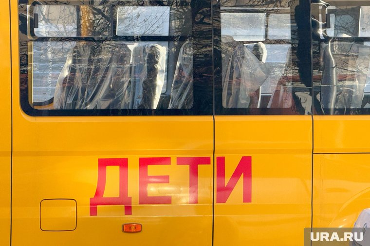 Автобус с детьми опрокинулся вблизи Хабаровска. Видео