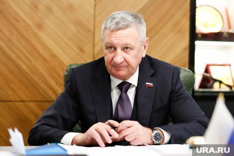 Курганский политик Муратов поехал в Москву, чтобы снять полномочия сенатора
