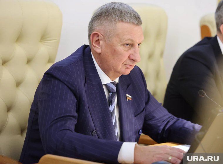 Курганский сенатор Муратов сложил полномочия в Москве