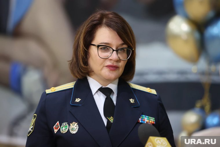 Начальника курганского УФССП Уварову и ее заместителя отстранили от службы