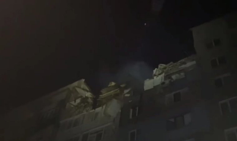 В Алчевске обрушились этажи многоэтажки, есть погибшие: онлайн-трансляция