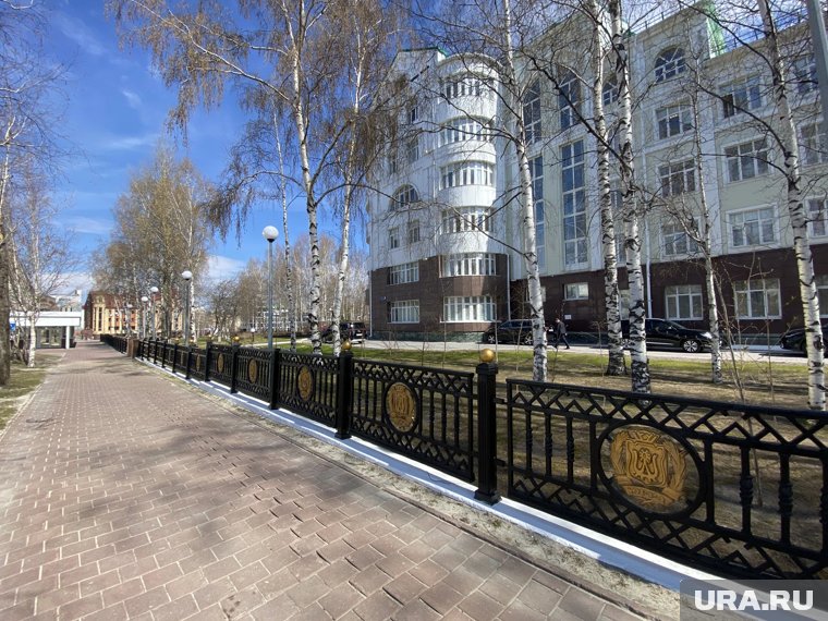 Власти ХМАО озвучили сроки ремонта здания правительства, которым занимается проблемный подрядчик