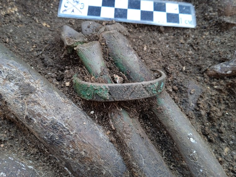 Браслет с могилы энеолита увеличил возраст южноуральской металлургии на 1000 лет