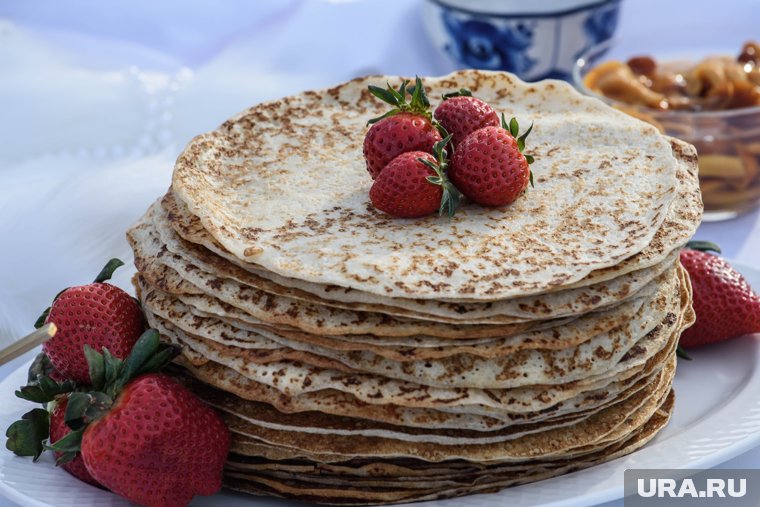 Топ рецептов необычных блинов на Масленицу: советы диетолога