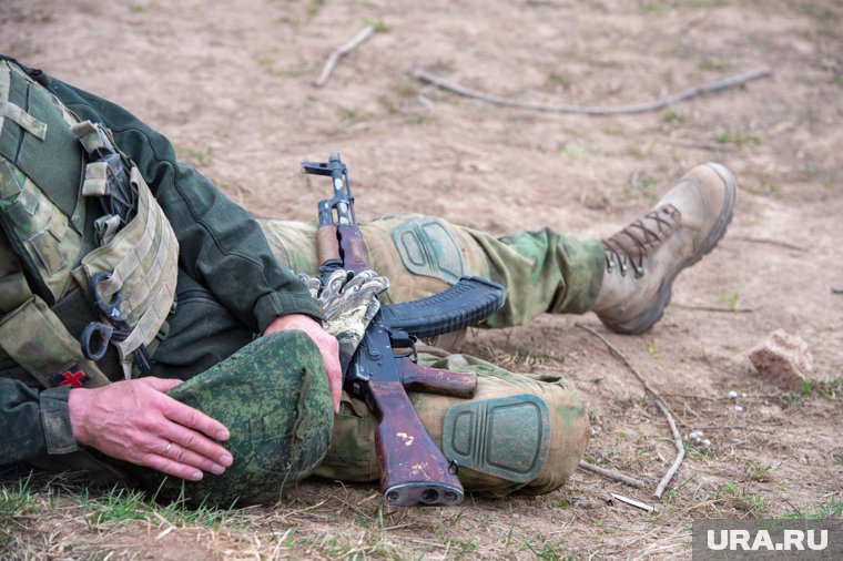 «Окоп — братская могила»: раненый штурмовик из ЦВО прополз 10 км до своих