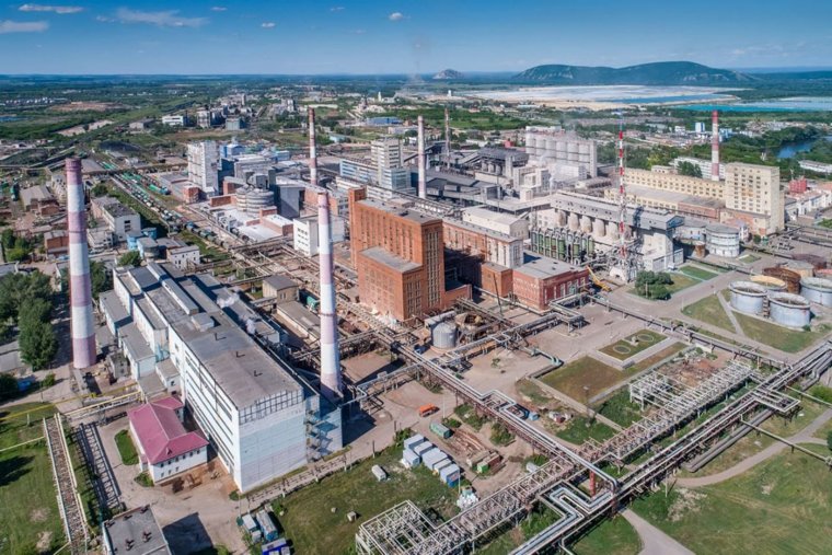На заводе в Башкирии взорвался газ: онлайн-трансляция