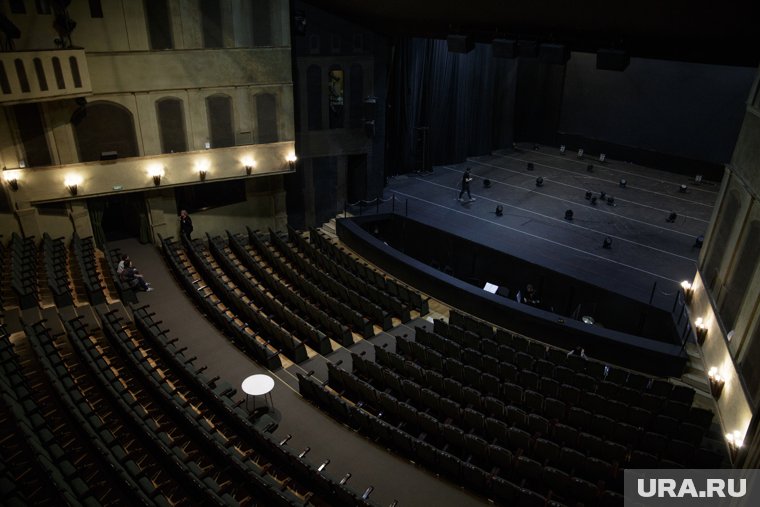 Пермский театр заманивает актеров жильем